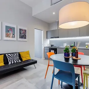 https://apt-casadoria51.it-romehotels.com