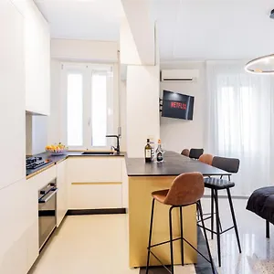 https://apt-luciano-luxury.it-romehotels.com